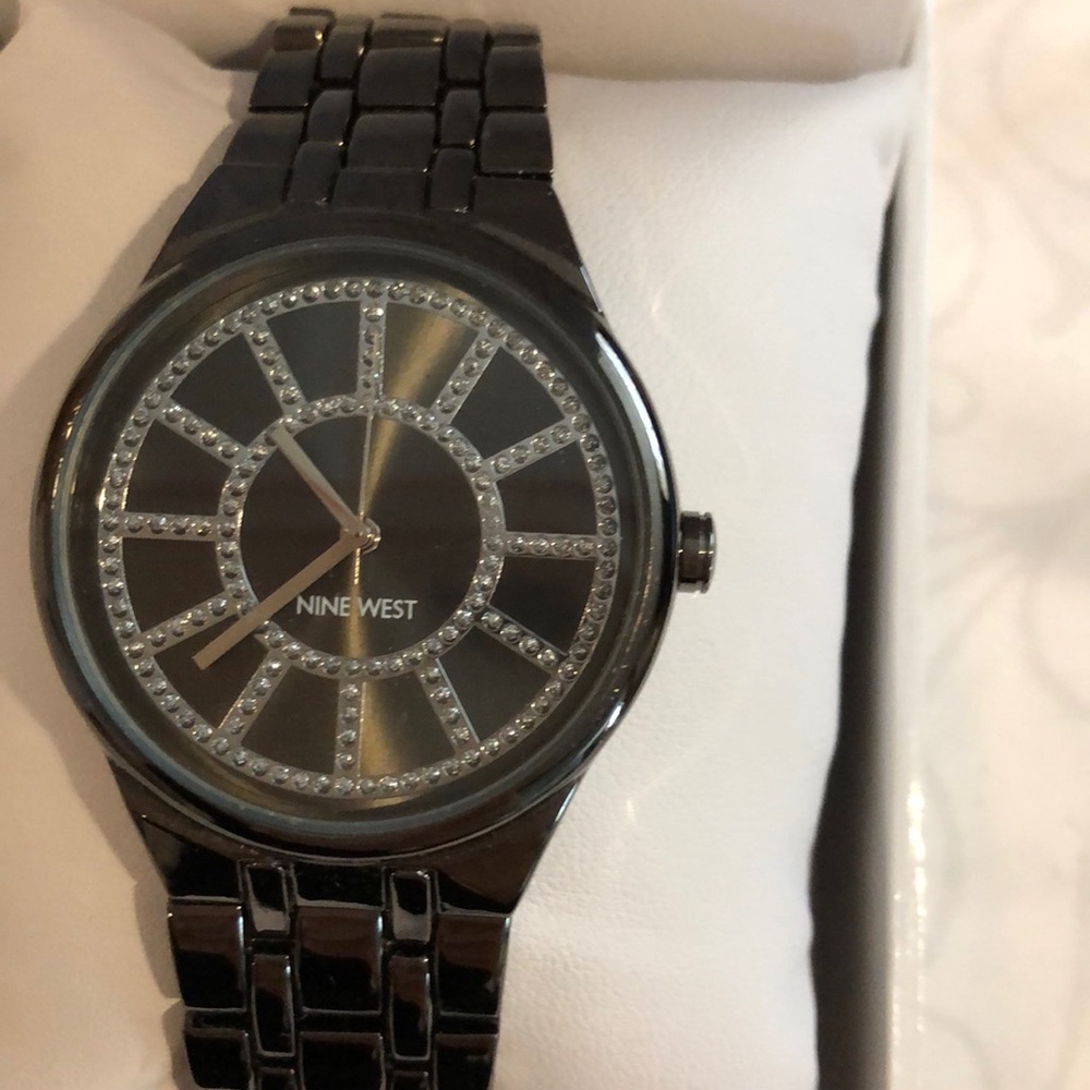 Watch - Picture 2 of 3
